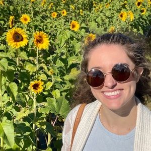 Meet your Posher, Elise